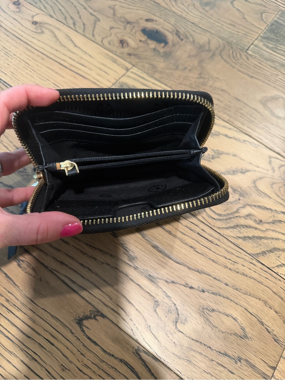Tory Burch wallet - Picture 2 of 3